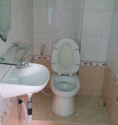 nhà vệ sinh